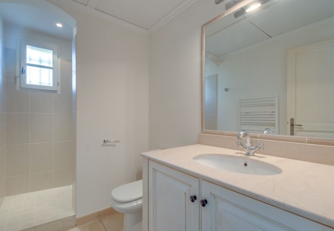 Villa in La Motte - 5 BEDROOM VILLA WITH PRIVATE POOL AND GARDEN (N°359) Villa in La Motte - 5 BEDROOM VILLA WITH PRIVATE POOL AND GARDEN (N°359)