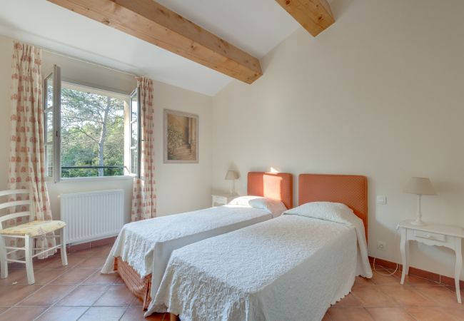 Villa in La Motte - 4-BEDROOM VLLA WITH PRIVATE POOL AND GARDEN (N°342) Villa in La Motte - 4-BEDROOM VLLA WITH PRIVATE POOL AND GARDEN (N°342)
