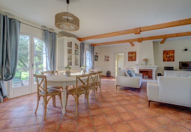 Villa in La Motte - 4-BEDROOM VLLA WITH PRIVATE POOL AND GARDEN (N°342) Villa in La Motte - 4-BEDROOM VLLA WITH PRIVATE POOL AND GARDEN (N°342)