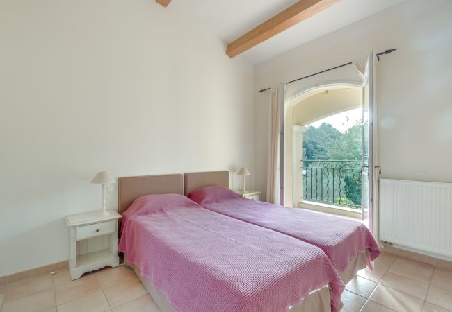 Villa in La Motte - 4 BEDROOM VILLA WITH PRIVATE POOL AND GARDEN (N°348) Villa in La Motte - 4 BEDROOM VILLA WITH PRIVATE POOL AND GARDEN (N°348)