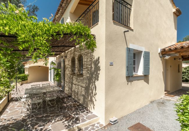 Villa in La Motte - 4 BEDROOM VILLA WITH PRIVATE POOL AND GARDEN (N°348) Villa in La Motte - 4 BEDROOM VILLA WITH PRIVATE POOL AND GARDEN (N°348)