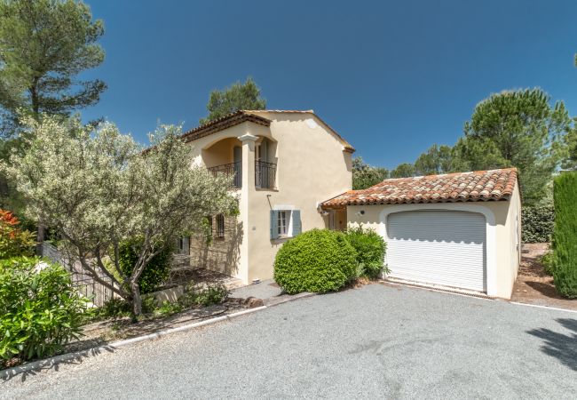 Villa in La Motte - 4 BEDROOM VILLA WITH PRIVATE POOL AND GARDEN (N°348) Villa in La Motte - 4 BEDROOM VILLA WITH PRIVATE POOL AND GARDEN (N°348)