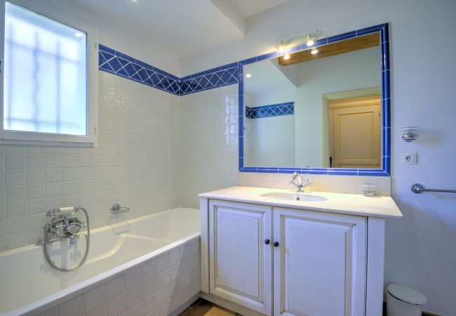 Villa in La Motte - 4 BEDROOM VILLA WITH PRIVATE POOL AND GARDEN (N°348) Villa in La Motte - 4 BEDROOM VILLA WITH PRIVATE POOL AND GARDEN (N°348)