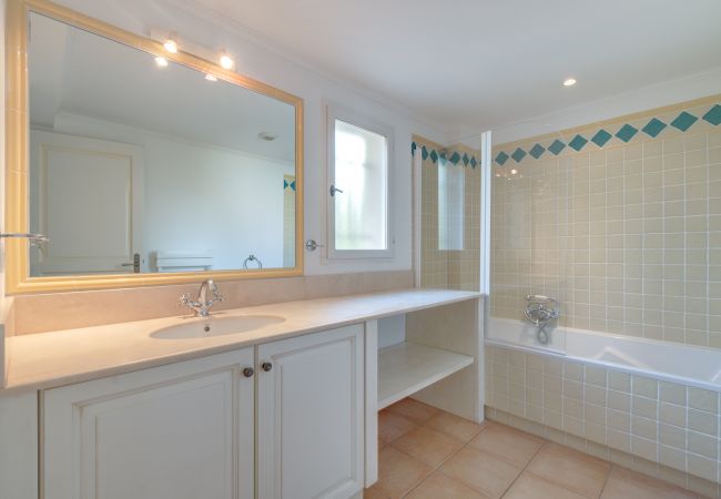 Villa in La Motte - 4 BEDROOM VILLA WITH POOL AND GARDEN (N°352) Villa in La Motte - 4 BEDROOM VILLA WITH POOL AND GARDEN (N°352)