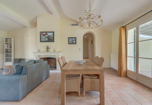 Villa in La Motte - 3 BEDROOM VILLA WITH PRIVATE POOL AND GARDEN (N°355) Villa in La Motte - 3 BEDROOM VILLA WITH PRIVATE POOL AND GARDEN (N°355)