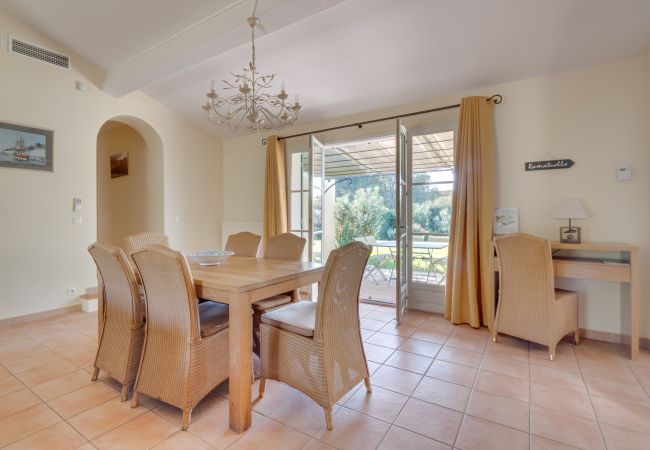 Villa in La Motte - 3 BEDROOM VILLA WITH PRIVATE POOL AND GARDEN (N°355) Villa in La Motte - 3 BEDROOM VILLA WITH PRIVATE POOL AND GARDEN (N°355)