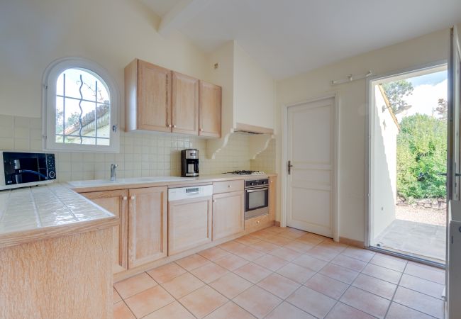 Villa in La Motte - 3 BEDROOM VILLA WITH PRIVATE POOL AND GARDEN (N°355) Villa in La Motte - 3 BEDROOM VILLA WITH PRIVATE POOL AND GARDEN (N°355)