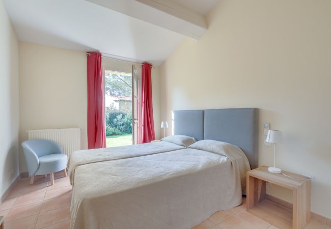 Villa in La Motte - 3 BEDROOM VILLA WITH PRIVATE POOL AND GARDEN (N°355) Villa in La Motte - 3 BEDROOM VILLA WITH PRIVATE POOL AND GARDEN (N°355)