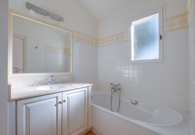 Terraced House in La Motte - 3 BEDROOM TOWNHOUSE WITH GARDEN (N°430) Terraced House in La Motte - 3 BEDROOM TOWNHOUSE WITH GARDEN (N°430)
