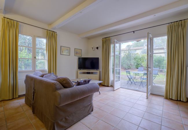 Terraced House in La Motte - 2 BEDROOM TOWNHOUSE WITH GARDEN (N°436)