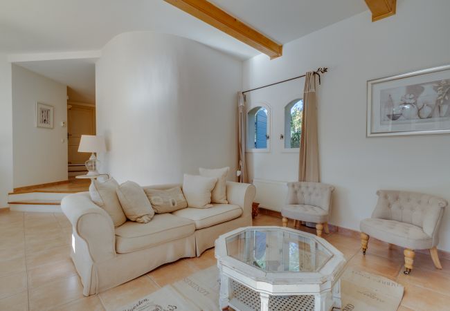 Villa in La Motte - 4-BEDROOM VILLA WITH PRIVATE POOL AND GARDEN (N°442) Villa in La Motte - 4-BEDROOM VILLA WITH PRIVATE POOL AND GARDEN (N°442)