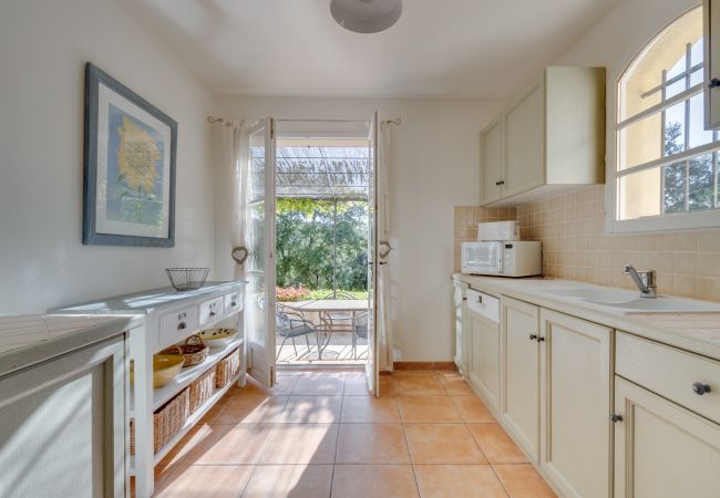 Villa in La Motte - 4-BEDROOM VILLA WITH PRIVATE POOL AND GARDEN (N°442) Villa in La Motte - 4-BEDROOM VILLA WITH PRIVATE POOL AND GARDEN (N°442)