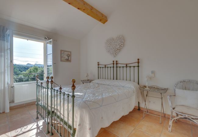 Villa in La Motte - 4-BEDROOM VILLA WITH PRIVATE POOL AND GARDEN (N°442) Villa in La Motte - 4-BEDROOM VILLA WITH PRIVATE POOL AND GARDEN (N°442)