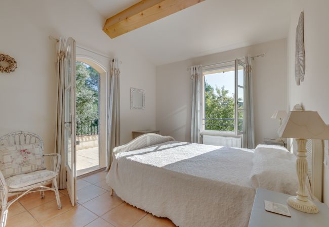 Villa in La Motte - 4-BEDROOM VILLA WITH PRIVATE POOL AND GARDEN (N°442) Villa in La Motte - 4-BEDROOM VILLA WITH PRIVATE POOL AND GARDEN (N°442)
