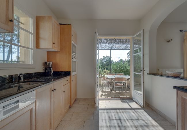 Villa in La Motte - 4 BEDROOM VILLA WITH PRIVATE POOL AND GARDEN (N°446) Villa in La Motte - 4 BEDROOM VILLA WITH PRIVATE POOL AND GARDEN (N°446)