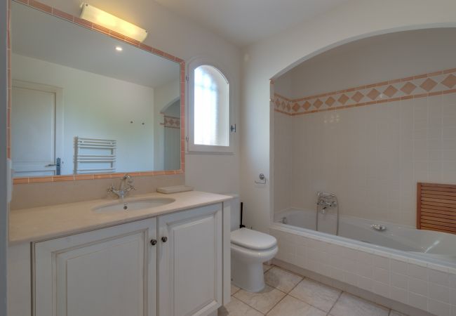 Villa in La Motte - 4 BEDROOM VILLA WITH PRIVATE POOL AND GARDEN (N°446) Villa in La Motte - 4 BEDROOM VILLA WITH PRIVATE POOL AND GARDEN (N°446)