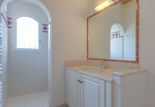 Villa in La Motte - 4 BEDROOM VILLA WITH PRIVATE POOL AND GARDEN (N°446) Villa in La Motte - 4 BEDROOM VILLA WITH PRIVATE POOL AND GARDEN (N°446)