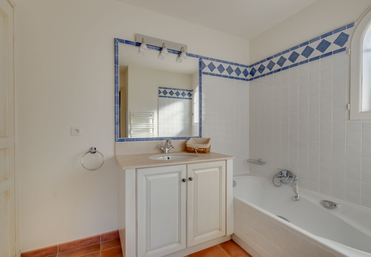 Villa in La Motte - 3 BEDROOM VILLA WITH PRIVATE POOL (N°447) Villa in La Motte - 3 BEDROOM VILLA WITH PRIVATE POOL (N°447)