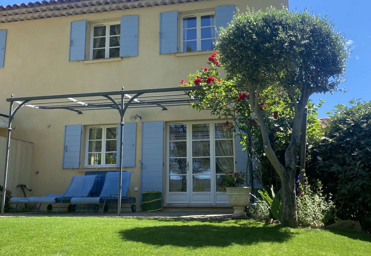 Terraced House in La Motte - 2 BEDROOM TOWNHOUSE WITH GARDEN (N°502)