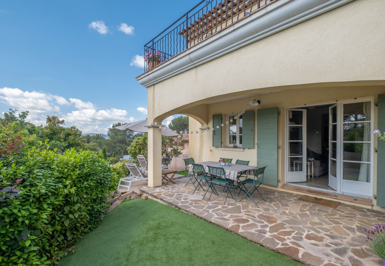 Terraced House in La Motte - 3 BEDROOM TOWNHOUSE WITH TERRACE AND GARDEN (N°516)