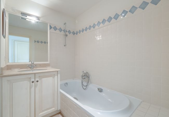 Terraced House in La Motte - 3 BEDROOM TOWNHOUSE WITH GARDEN (N°527) Terraced House in La Motte - 3 BEDROOM TOWNHOUSE WITH GARDEN (N°527)