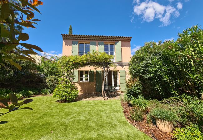 Terraced House in La Motte - 2 BEDROOM TOWNHOUSE WITH GARDEN (N°529) Terraced House in La Motte - 2 BEDROOM TOWNHOUSE WITH GARDEN (N°529)