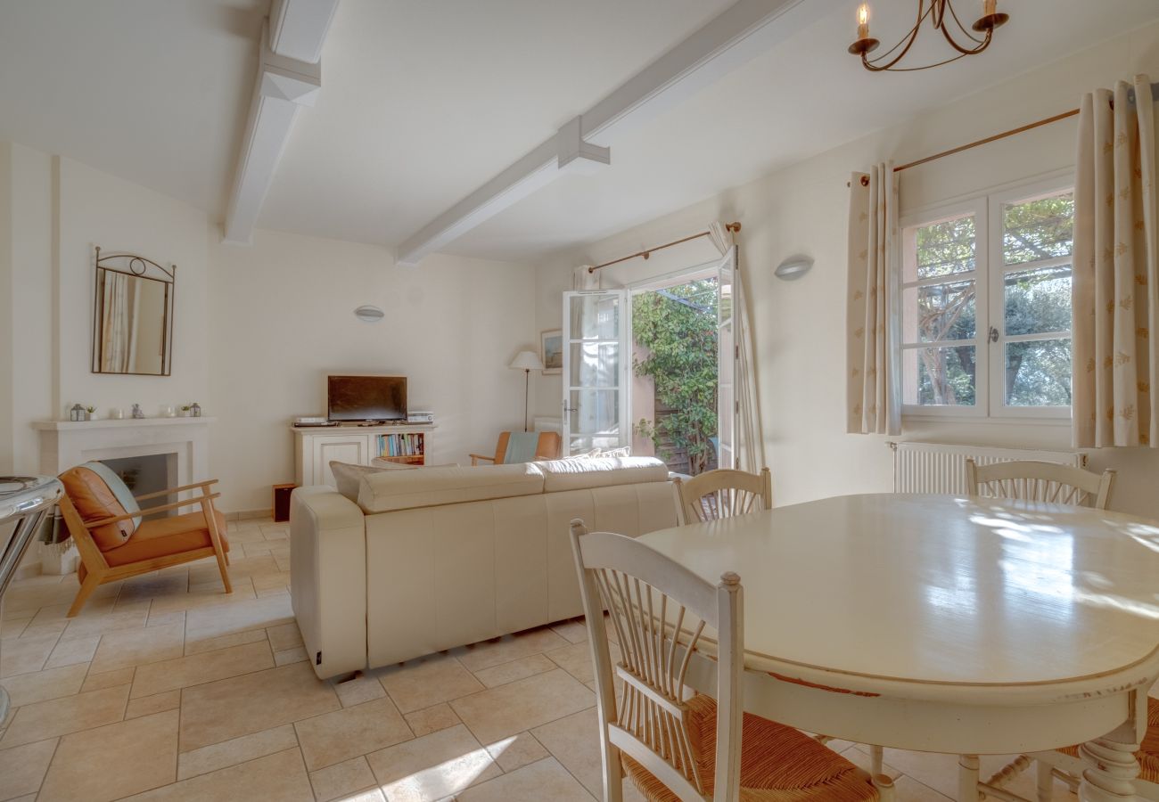 Terraced House in La Motte - 2 BEDROOM TOWNHOUSE WITH GARDEN (N°529) Terraced House in La Motte - 2 BEDROOM TOWNHOUSE WITH GARDEN (N°529)