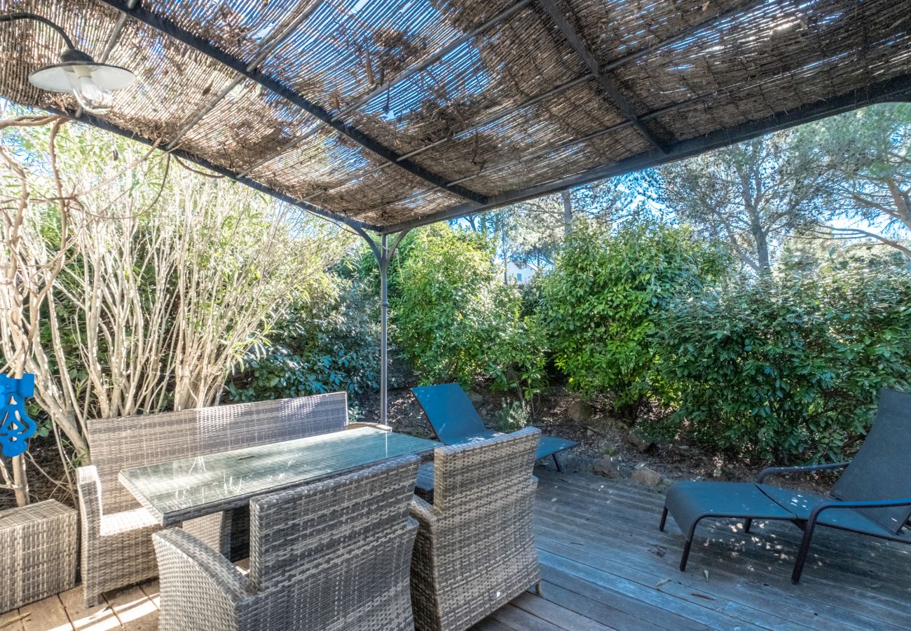 Terraced House in La Motte - 2-BEDROOM TOWNHOUSE WITH GARDEN (N°561)