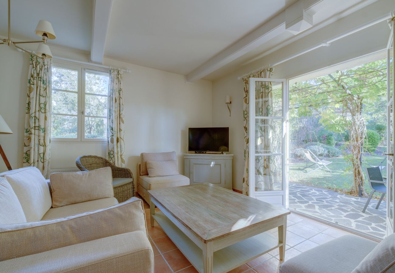 Terraced House in La Motte - 2-BEDROOM TOWNHOUSE WITH GARDEN (N°427)