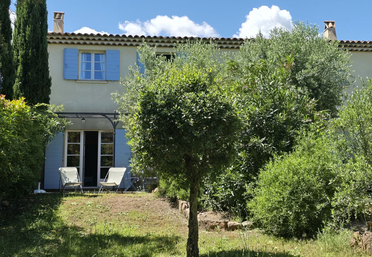 Terraced House in La Motte - 2-BEDROOM TOWNHOUSE WITH GARDEN (N°531)