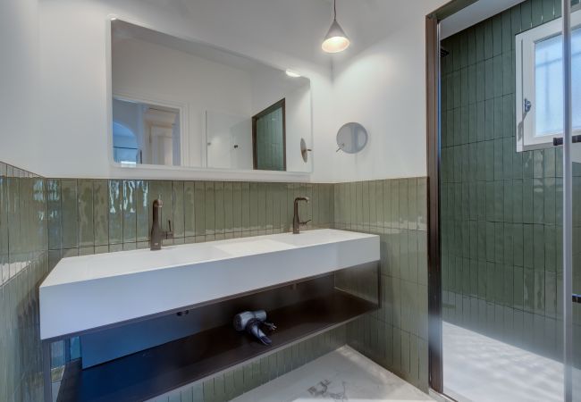 Villa in La Motte - 4-BEDROOM PRIVATE VILLA WITH POOL AND GARDEN ( N°449) Villa in La Motte - 4-BEDROOM PRIVATE VILLA WITH POOL AND GARDEN ( N°449)