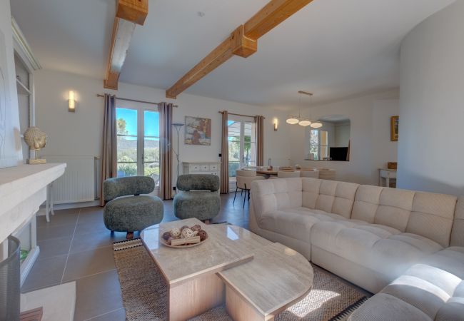 Villa in La Motte - 4-BEDROOM PRIVATE VILLA WITH POOL AND GARDEN ( N°449) Villa in La Motte - 4-BEDROOM PRIVATE VILLA WITH POOL AND GARDEN ( N°449)