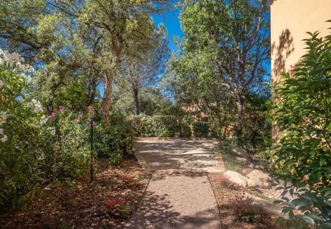 Villa in La Motte - 4-BEDROOM PRIVATE VILLA WITH POOL AND GARDEN ( N°449) Villa in La Motte - 4-BEDROOM PRIVATE VILLA WITH POOL AND GARDEN ( N°449)