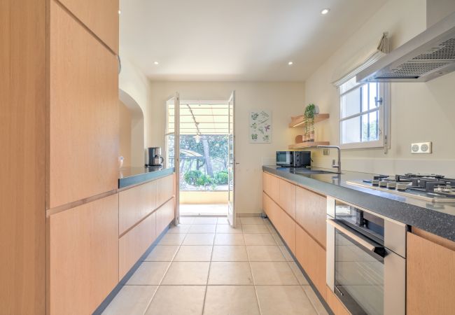 Villa in La Motte - 4 BEDROOM VILLA WITH PRIVATE POOL AND GARDEN (N°443) Villa in La Motte - 4 BEDROOM VILLA WITH PRIVATE POOL AND GARDEN (N°443)