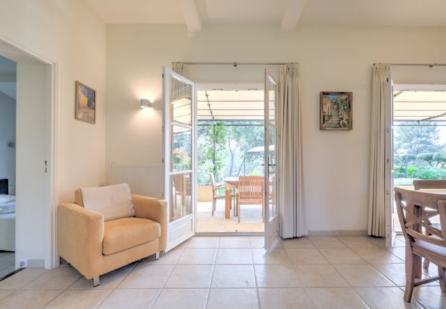 Villa in La Motte - 4 BEDROOM VILLA WITH PRIVATE POOL AND GARDEN (N°443) Villa in La Motte - 4 BEDROOM VILLA WITH PRIVATE POOL AND GARDEN (N°443)