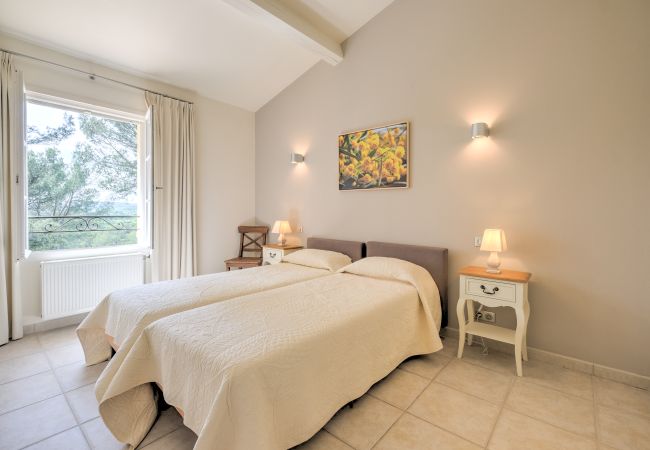 Villa in La Motte - 4 BEDROOM VILLA WITH PRIVATE POOL AND GARDEN (N°443) Villa in La Motte - 4 BEDROOM VILLA WITH PRIVATE POOL AND GARDEN (N°443)