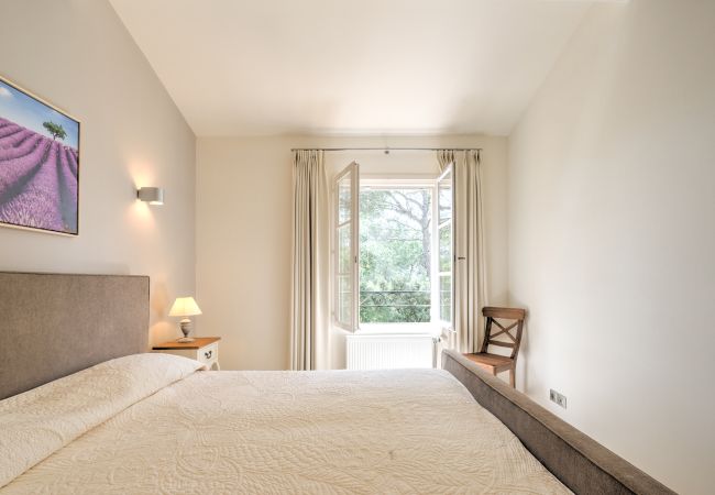 Villa in La Motte - 4 BEDROOM VILLA WITH PRIVATE POOL AND GARDEN (N°443) Villa in La Motte - 4 BEDROOM VILLA WITH PRIVATE POOL AND GARDEN (N°443)