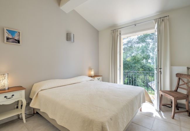 Villa in La Motte - 4 BEDROOM VILLA WITH PRIVATE POOL AND GARDEN (N°443) Villa in La Motte - 4 BEDROOM VILLA WITH PRIVATE POOL AND GARDEN (N°443)