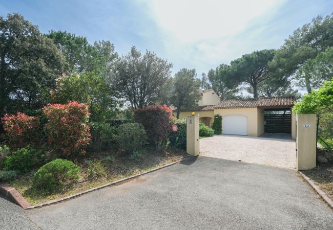 Villa in La Motte - 4 BEDROOM VILLA WITH PRIVATE POOL AND GARDEN (N°443) Villa in La Motte - 4 BEDROOM VILLA WITH PRIVATE POOL AND GARDEN (N°443)