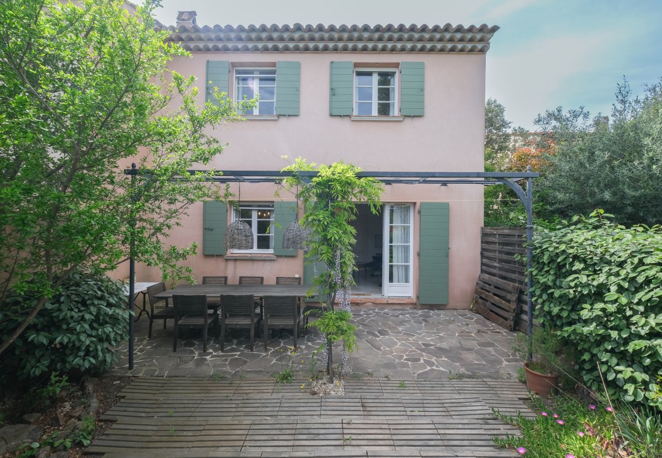 Terraced House in La Motte - 2-BEDROOM TOWNHOUSE WITH GARDEN (N°536) Terraced House in La Motte - 2-BEDROOM TOWNHOUSE WITH GARDEN (N°536)