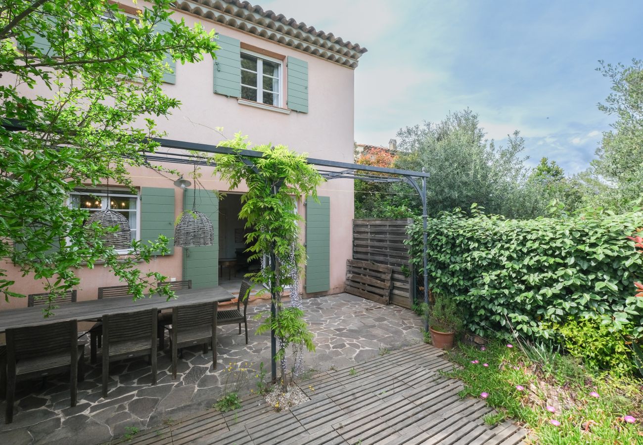 Terraced House in La Motte - 2-BEDROOM TOWNHOUSE WITH GARDEN (N°536) Terraced House in La Motte - 2-BEDROOM TOWNHOUSE WITH GARDEN (N°536)