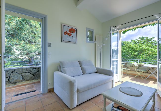 Appartement à La Motte - APPARTEMENT 2 CHAMBRES  - 50m2 - VUE SUR GOLF (N°25) Appartement à La Motte - APPARTEMENT 2 CHAMBRES  - 50m2 - VUE SUR GOLF (N°25)