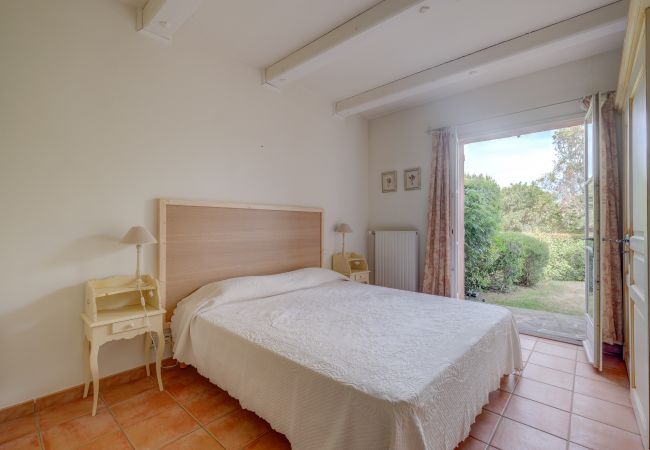 Maison mitoyenne à La Motte - MAISON DE HAMEAU 2 CHAMBRES AVEC JARDIN (N°336) Maison mitoyenne à La Motte - MAISON DE HAMEAU 2 CHAMBRES AVEC JARDIN (N°336)