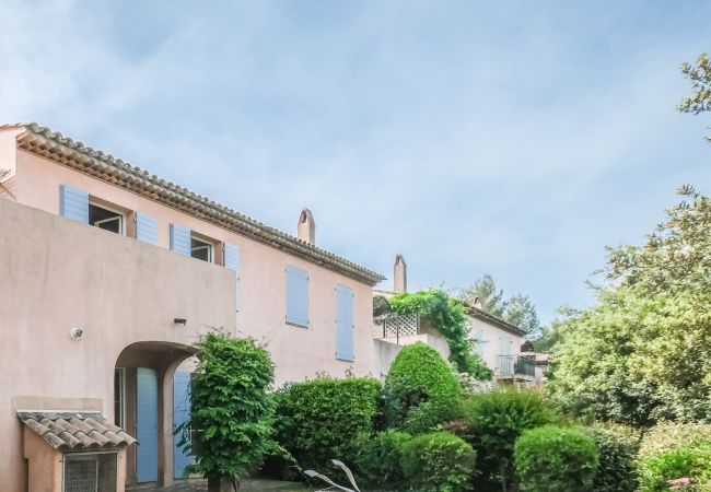 Maison mitoyenne à La Motte - MAISON DE HAMEAU 2 CHAMBRES AVEC JARDIN (N°336) Maison mitoyenne à La Motte - MAISON DE HAMEAU 2 CHAMBRES AVEC JARDIN (N°336)