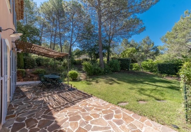 Villa à La Motte - VILLA 4 CHAMBRES AVEC PISCINE PRIVEE ET JARDIN (N°352) Villa à La Motte - VILLA 4 CHAMBRES AVEC PISCINE PRIVEE ET JARDIN (N°352)
