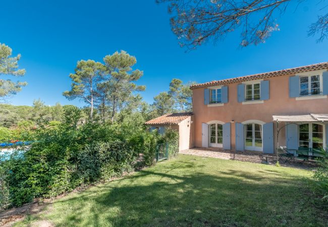 Villa à La Motte - VILLA 4 CHAMBRES AVEC PISCINE PRIVEE ET JARDIN (N°352) Villa à La Motte - VILLA 4 CHAMBRES AVEC PISCINE PRIVEE ET JARDIN (N°352)