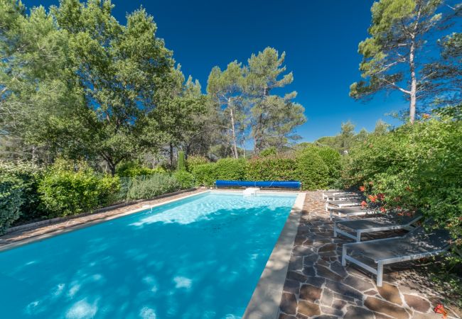 Villa à La Motte - VILLA 4 CHAMBRES AVEC PISCINE PRIVEE ET JARDIN (N°352) Villa à La Motte - VILLA 4 CHAMBRES AVEC PISCINE PRIVEE ET JARDIN (N°352)