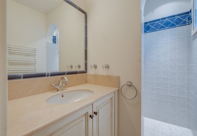 Maison mitoyenne à La Motte - MAISON DE HAMEAU 3 CHAMBRES AVEC JARDIN (N°408) Maison mitoyenne à La Motte - MAISON DE HAMEAU 3 CHAMBRES AVEC JARDIN (N°408)