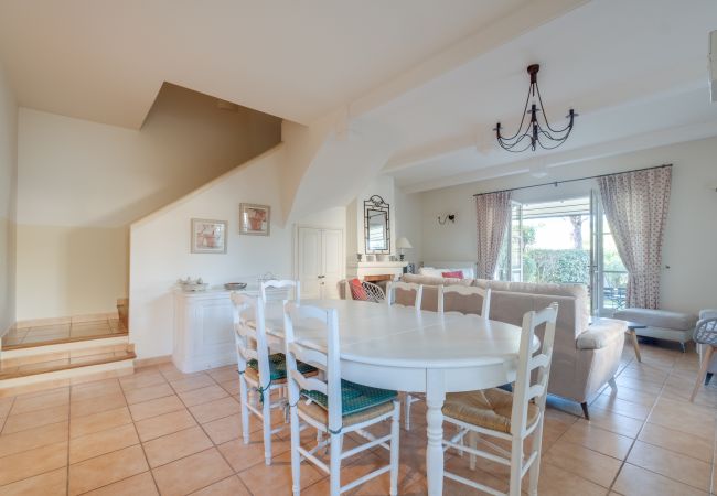 Maison mitoyenne à La Motte - MAISON DE HAMEAU 3 CHAMBRES AVEC JARDIN (N°418) Maison mitoyenne à La Motte - MAISON DE HAMEAU 3 CHAMBRES AVEC JARDIN (N°418)