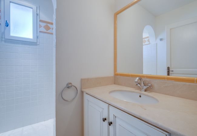 Maison mitoyenne à La Motte - MAISON DE HAMEAU 3 CHAMBRES AVEC JARDIN (N°418) Maison mitoyenne à La Motte - MAISON DE HAMEAU 3 CHAMBRES AVEC JARDIN (N°418)